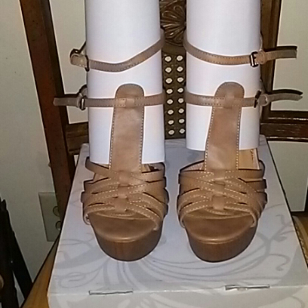 Shi by journeys shoes 7.5
